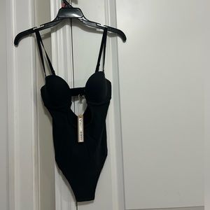 SKIMS shape wear bodysuit XS